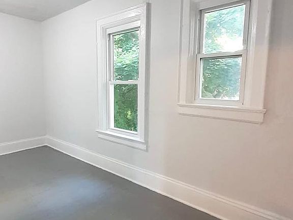 3rd image of 126 Humber Ave #2