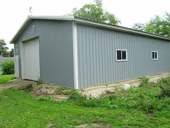 5th image of 2621 N Highway 213