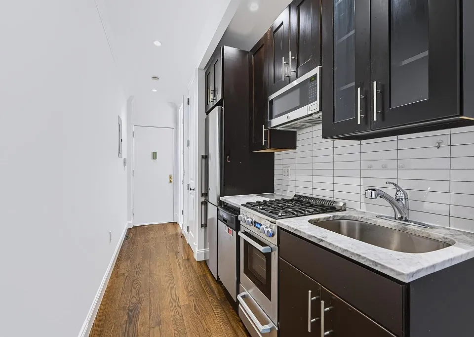 329 Union St #2E