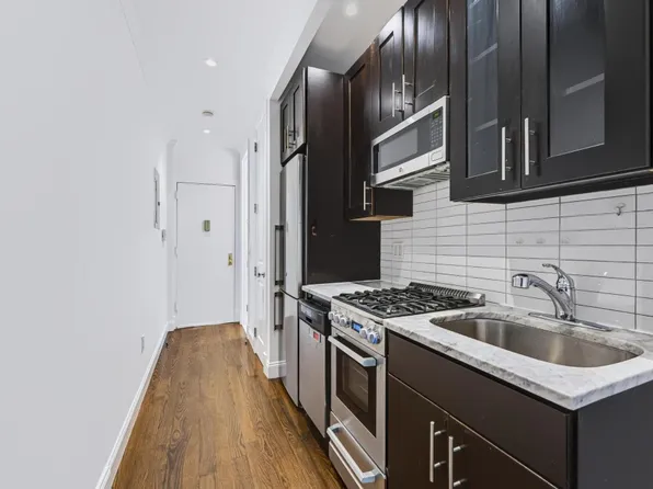 329 Union Street image 1 of 14