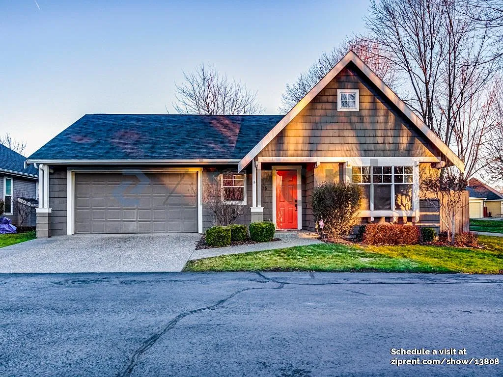 3 bed, 1325 sqft, $2,250 — Photo 1