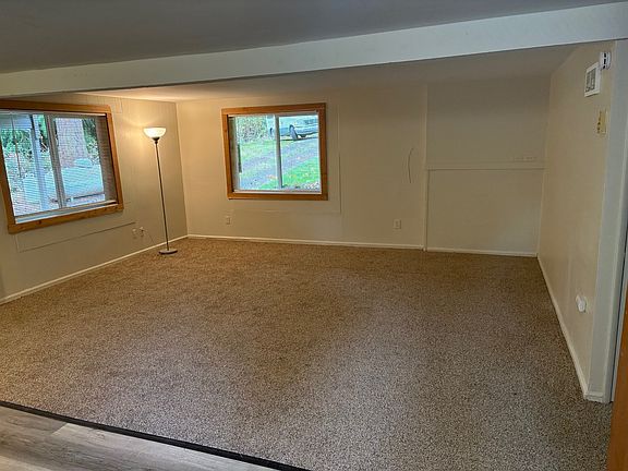 4th image of 12779 NE Eckern Pl