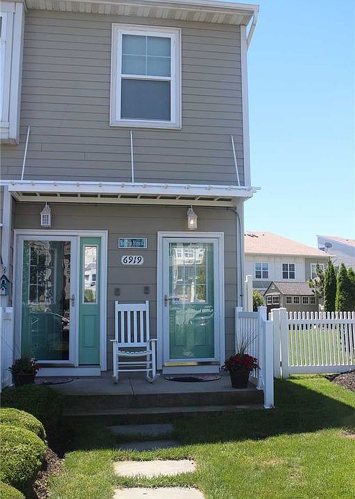 1st image of 6919 Catamaran Way #2