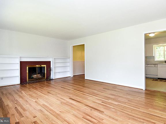 3rd image of 6615 Ivy Hill Dr