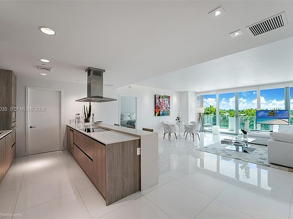 5th image of 350 Ocean Dr #405N