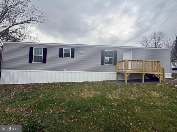 140 Deann Ln, Grantville, PA 17028