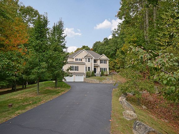 5 Bedroom, 3/1 Baths