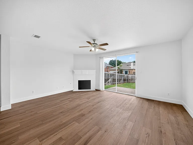 11630 La Grange Dr — Photo 6