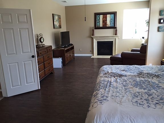 Masterbedroom has fireplace
