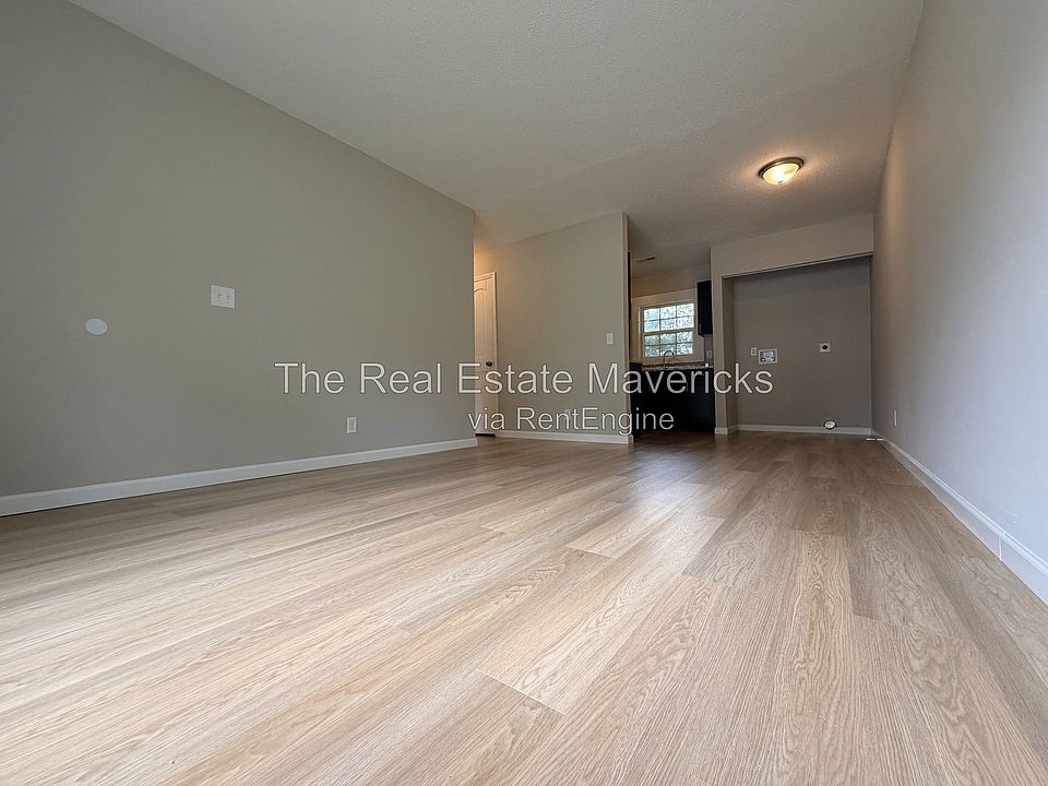 1st image of 65 Trinity Rd #9