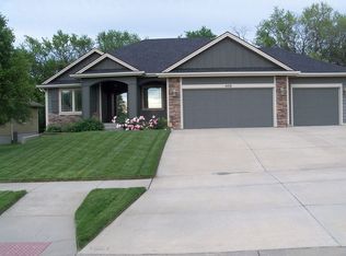 4418 SW Lakeside Dr, Topeka, KS 66610