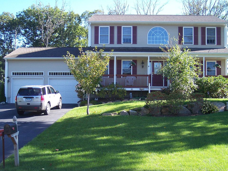 1st image of 8 Washington Dr
