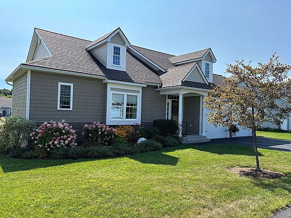 3rd image of 16 Chestnut Ln