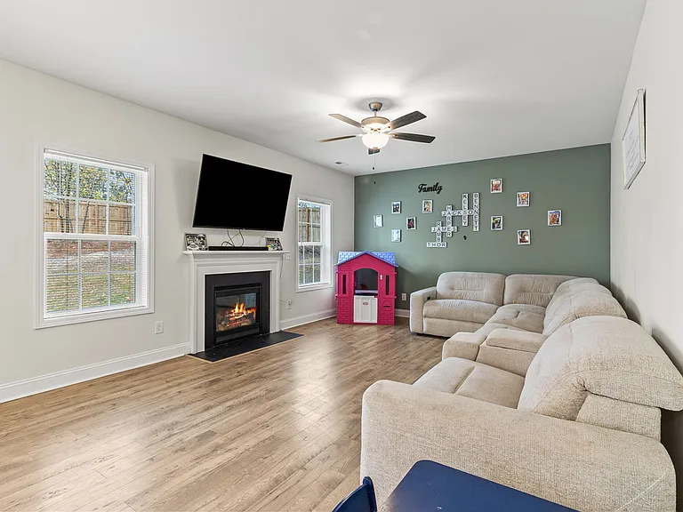 216 Bunting Dr — Photo 14