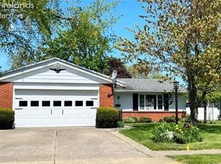 305 Huronia Beach Dr, Huron, OH 44839