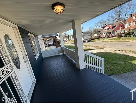 12816 Thornhurst Ave — Photo 5