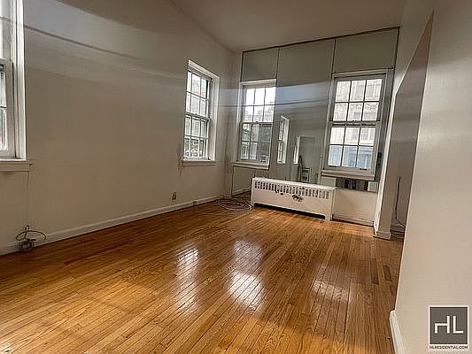 4th image of 84 Henry St #2C