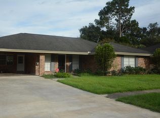 203 Gordon Crockett Dr, Lafayette, LA 70508