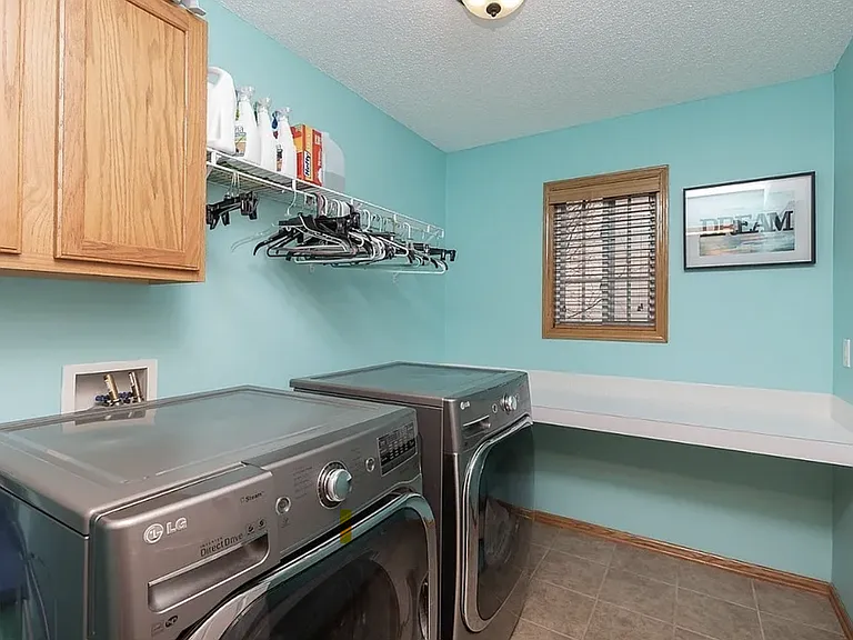 2901 E Diehl Ave — Photo 7