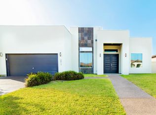 2812 Hammett Dr, Laredo, TX 78041