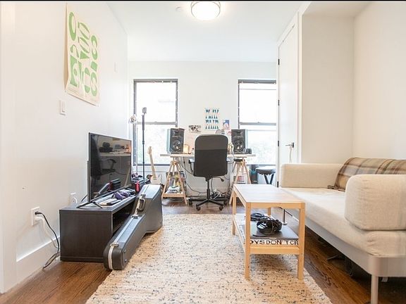 3rd image of 423 S 5th St #4B
