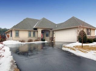 1015 Nena Dr, Stillwater, MN 55082