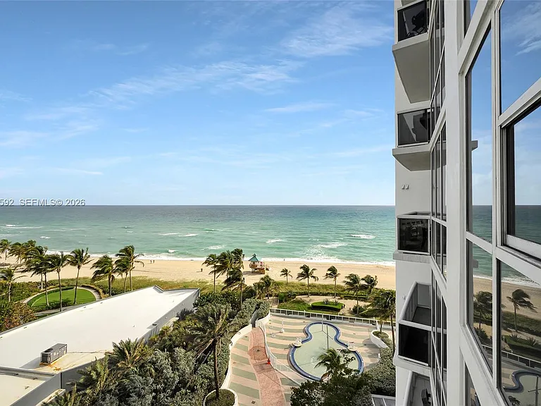 18201 Collins Ave #1002 — Photo 9