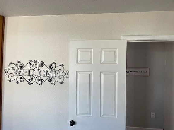 3rd image of 985 Speegle Rd