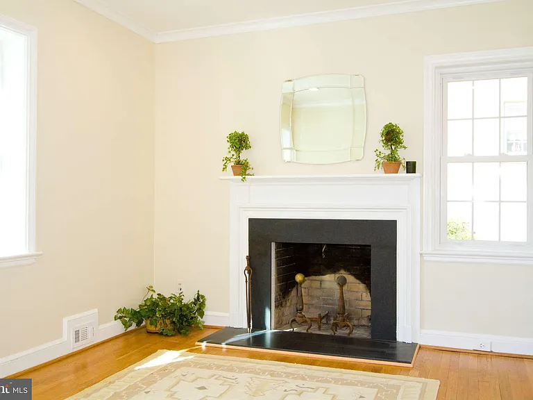 3717 Fordham Rd NW — Photo 4