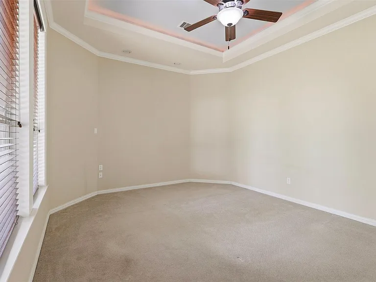 79 Melrose Dr — Photo 17