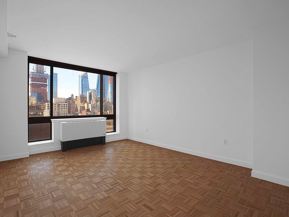 1st image of 360 W 43rd St APT S20b