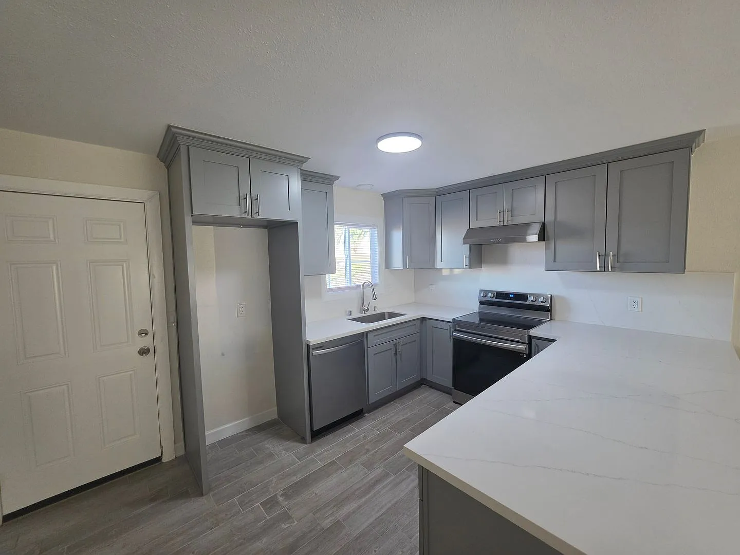 1772 Rio Grande Rd — Photo 2