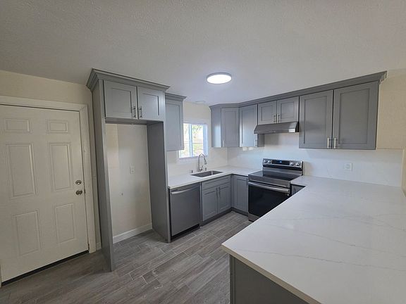 2nd image of 1772 Rio Grande Rd APT C