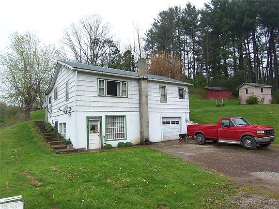 2nd image of 11 Oakwood Dr