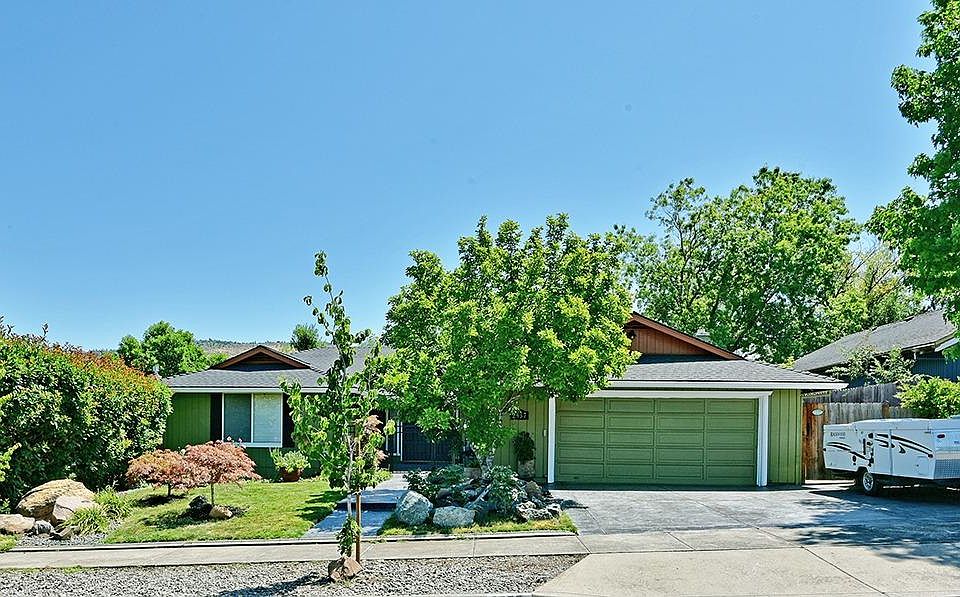2nd image of 2957 Rosewood St
