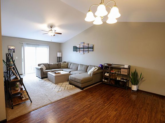 3rd image of 305 Piper Ln