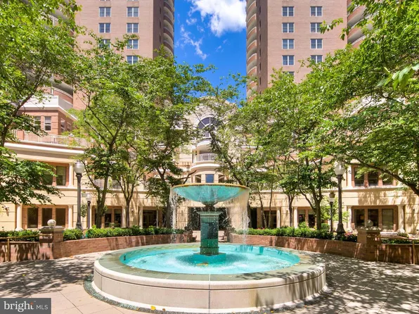 900 N Taylor St APT 1105, Arlington, VA 22203