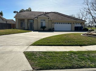 375 Brentwood Dr, Lemoore, CA 93245