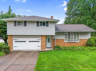 5646 Revere Dr, North Olmsted, OH 44070