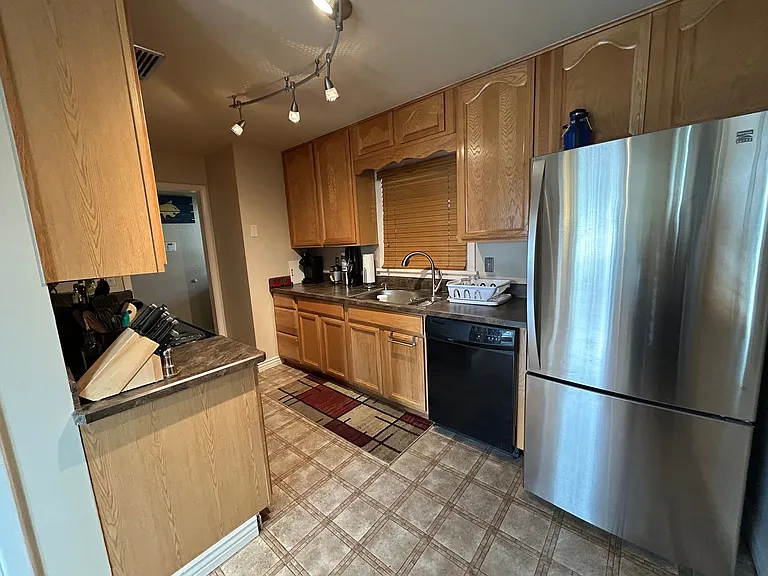 1309 Avenue E — Photo 4