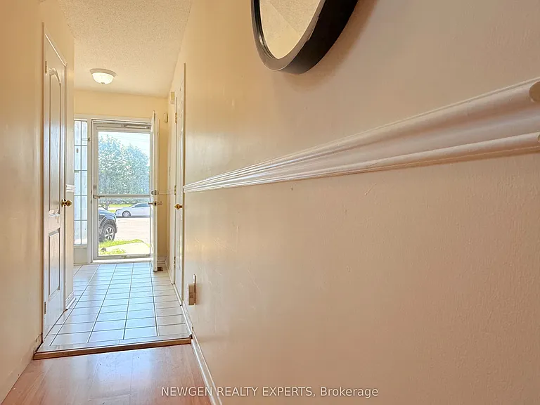 6013 Castlegrove Ct #UPPER — Photo 24