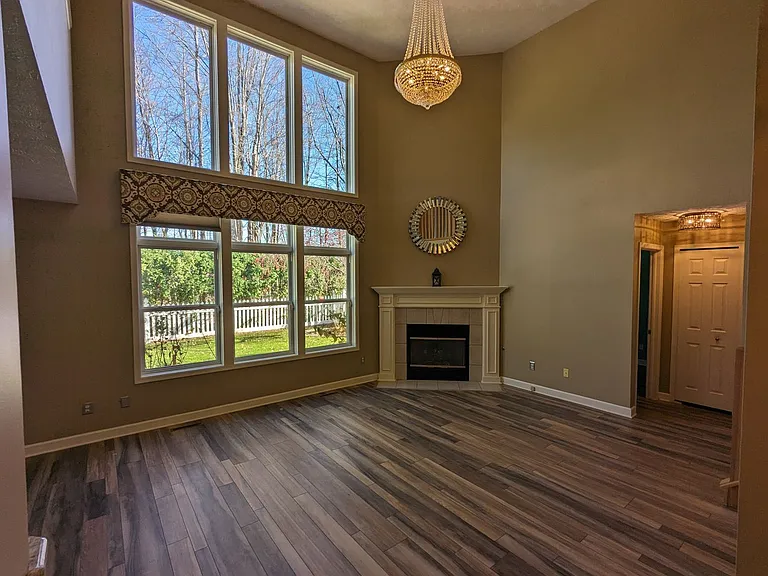 1457 Hollow Wood Ln — Photo 2