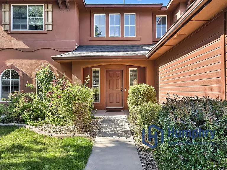 3956 E Granger Dr — Photo 2