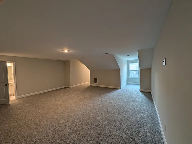 250 Cloverbrook Way — Photo 11