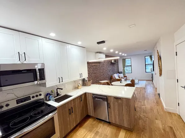 520 9th Avenue image 6 of 16