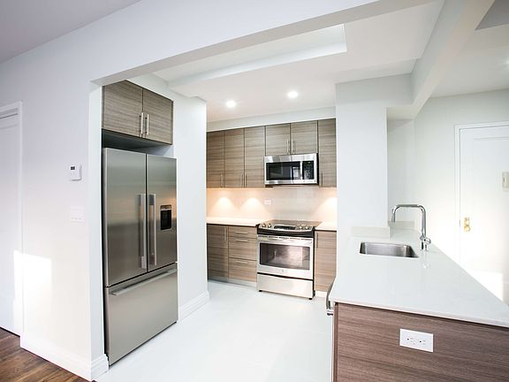5th image of 210 W 70th St APT 507