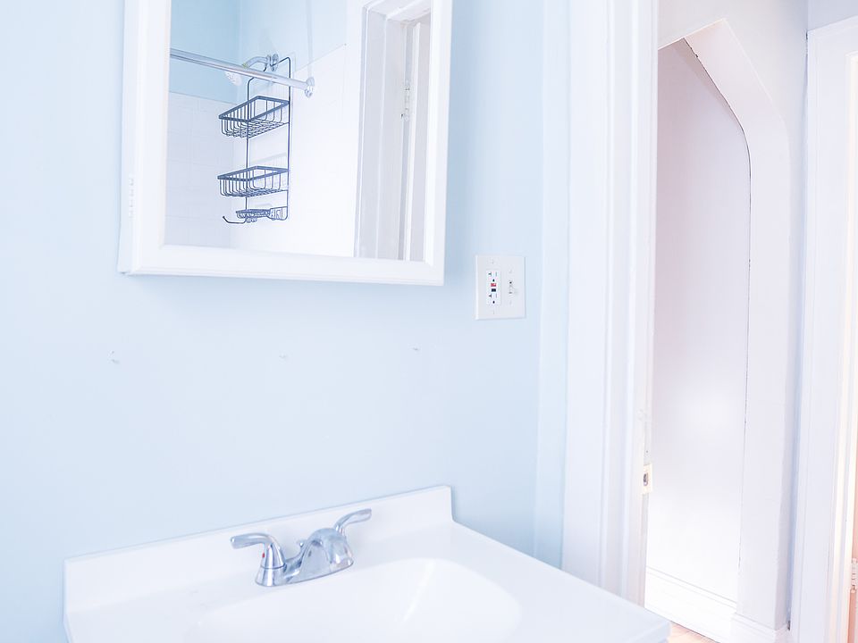 1st image of 2948 N Seeley Ave #2N
