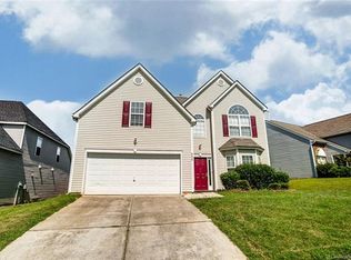 8425 Oak Dr, Charlotte, NC 28269