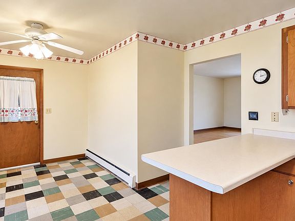 5th image of 1726 Avon Ct