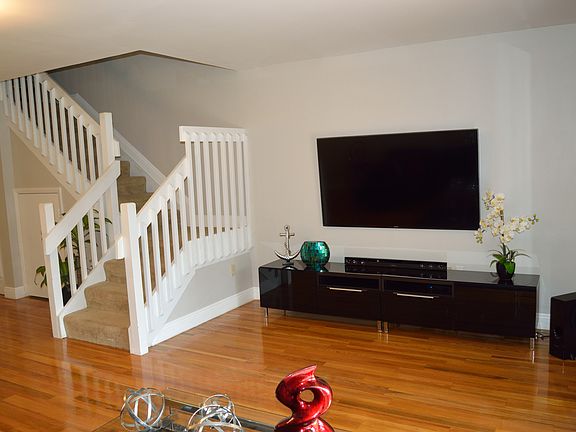 2nd image of 534 Westree Ln